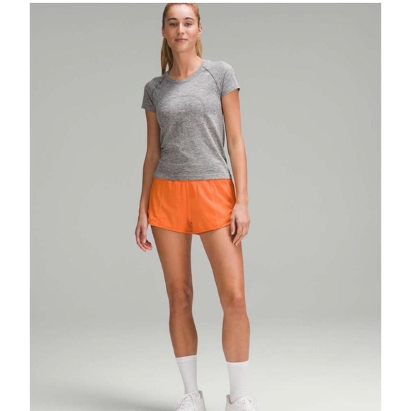🧡 lululemon hotty high rise hot hot shorts 2.5” orange size 6 - Picture 3 of 7